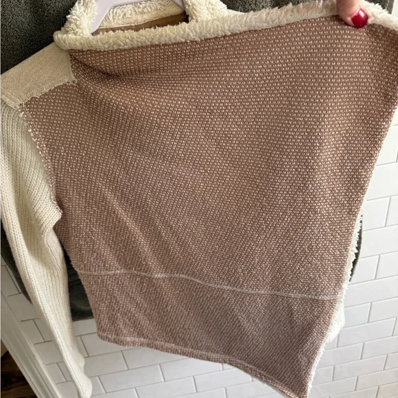 Anthropologie -Saturday Sunday-Cozy Cream/Tan Open-Front Sherpa Shawl/Cardigan - Picture 10 of 15